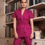 Dia Mirza Instagram - Boss vibes 🌸💖 Who said gentle can’t be strong? Who said kind is weak? Who said women can’t lead? We lead from our hearts. That is what makes a difference - A Proud Working Woman! I am glad companies are working towards inclusivity and ensuring they have a wider representation of women in their work force. It was a pleasure engaging with @hdfcbank on their #InclusivityDay 🦋 #TBT #TuesdayThoughts Outfit Courtesy - @khhouseofkhaddar Jewellery by @studioviange Styled by @theiatekchandaney MUH @shraddhamishra8 Photos by @dhruv_dixit_serenity #SDGs #Goal5 #GenderEquality #WomenAtWork #WorkingMamma Mumbai, Maharashtra