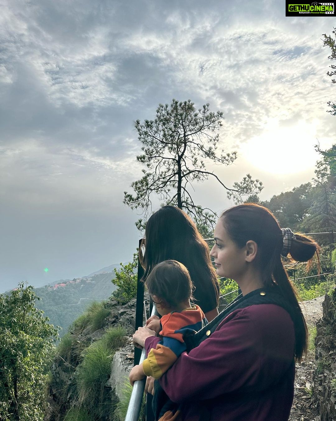 Dia Mirza Instagram - We spent the last few days in #Landour taking walks in the forest, listening to the stridulation of cicadas, watching birds, monkeys and learning about flora and fauna with @purisahib ππ¦πποΈπ The kids had such an amazing time!!! Nothing feels better than being in nature. #SummerHolidays done right β
Thank you @the_fern_cottage @purisahib and @piyukapoor for the magic π #SunsetKeDiVane @vaibhav.rekhi Landour, Mussoorie