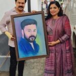 Dileep Instagram - സുഹൃത്തും ചിത്രകാരിയുമായ ജീന നിയാസ് നൽകിയ സമ്മാനം🙏