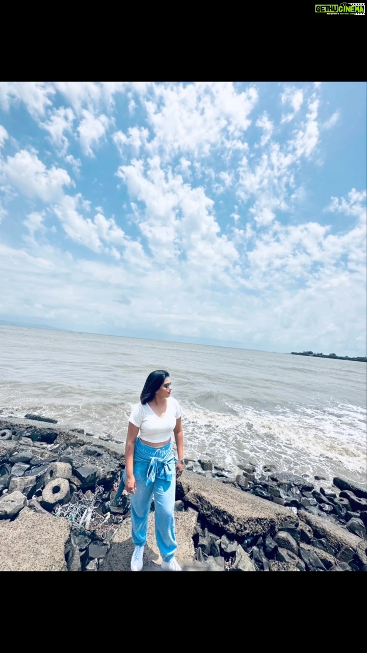Dimple Chopade Instagram - 🌊 Alibaug Beach