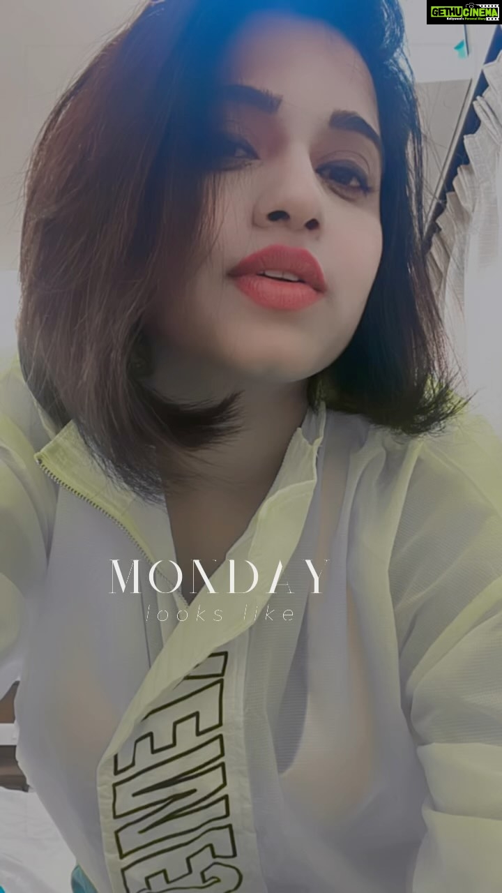 Dimple Chopade Instagram - #mondaybelike 😚