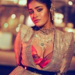 Dimple Hayathi Instagram – Actress @dimplehayathi
Publisher, Editor-in-chief, makeup, styling & concept @itsmesangeethakailash @varaabyskmagzine
Photography 📸 @sandeep.mv @_Sunburstt_
Designer : @sounaksenbarat @houseofthreestudio
Venue @royalorchidbangalore
Jewellery @amrapalijewels & @velvetboxby
#dimplehayathi #Sunburstt #Sandeepmv #PortraitsbySMV #varaabyskmagzine #Khiladi #atarangire #houseofthreestudio #profoto #sonyalphain #betterwhenyoutether Hotel Royal Orchid, Bangalore