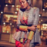 Dimple Hayathi Instagram – Actress @dimplehayathi
Publisher, Editor-in-chief, makeup, styling & concept @itsmesangeethakailash @varaabyskmagzine
Photography 📸 @sandeep.mv @_Sunburstt_
Designer : @sounaksenbarat @houseofthreestudio
Venue @royalorchidbangalore
Jewellery @amrapalijewels & @velvetboxby
#dimplehayathi #Sunburstt #Sandeepmv #PortraitsbySMV #varaabyskmagzine #Khiladi #atarangire #houseofthreestudio #profoto #sonyalphain #betterwhenyoutether Hotel Royal Orchid, Bangalore