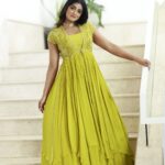 Dimple Hayathi Instagram – Green never looked so good! Our lovely @dimplehayathi turning heads and stealing hearts in this stunning green ensemble. 💚
#Ramabanam 🏹
Outfit: @piriindia
Jewellery : @treasureboxoriginals
Styling: @hersheyy05
Assisted by: @_vyshnavi_hk
Makeup: @aruusmakeup