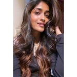 Dimple Hayathi Instagram - That happy me .. you guys are dream @dessangeindia . #dimplehayathi