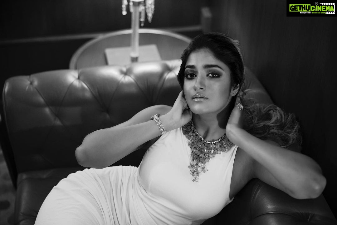 Dimple Hayathi Instagram - Actress @dimplehayathi Publisher, Editor-in-chief, makeup, styling & concept @itsmesangeethakailash @varaabyskmagzine Photography 📸 @sandeep.mv @_Sunburstt_ Designer : @sounaksenbarat @houseofthreestudio Venue @royalorchidbangalore Jewellery @amrapalijewels & @velvetboxby #dimplehayathi #Sunburstt #Sandeepmv #PortraitsbySMV #varaabyskmagzine #Khiladi #atarangire #houseofthreestudio #profoto #sonyalphain #betterwhenyoutether Hotel Royal Orchid, Bangalore