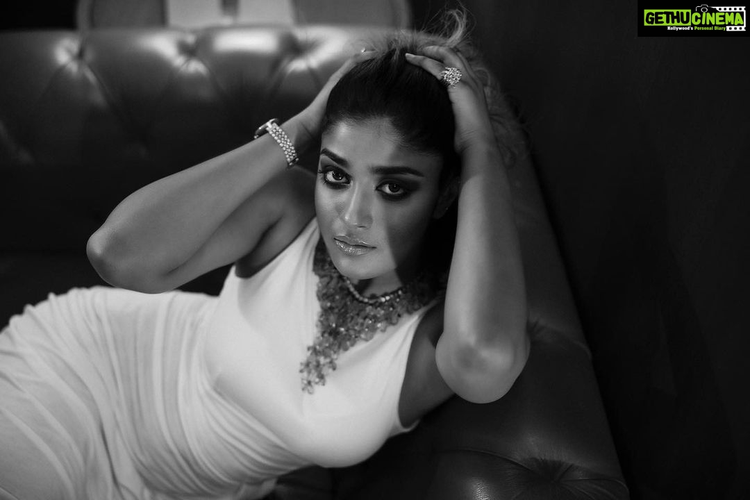 Dimple Hayathi Instagram - Actress @dimplehayathi Publisher, Editor-in-chief, makeup, styling & concept @itsmesangeethakailash @varaabyskmagzine Photography 📸 @sandeep.mv @_Sunburstt_ Designer : @sounaksenbarat @houseofthreestudio Venue @royalorchidbangalore Jewellery @amrapalijewels & @velvetboxby #dimplehayathi #Sunburstt #Sandeepmv #PortraitsbySMV #varaabyskmagzine #Khiladi #atarangire #houseofthreestudio #profoto #sonyalphain #betterwhenyoutether Hotel Royal Orchid, Bangalore