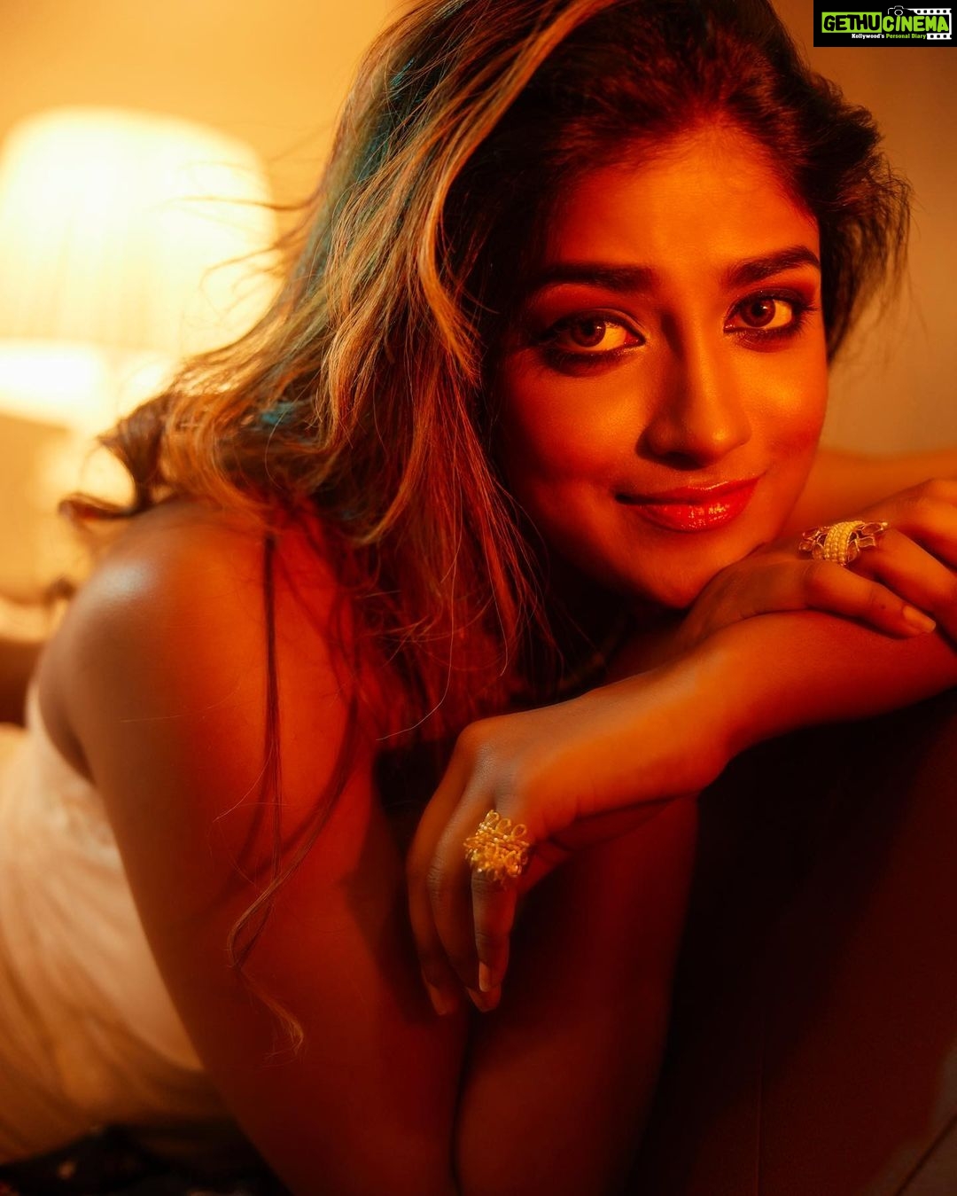 Dimple Hayathi Instagram - Actress @dimplehayathi Publisher, Editor-in-chief, makeup, styling & concept @itsmesangeethakailash @varaabyskmagzine Photography 📸 @sandeep.mv @_Sunburstt_ Designer : @sounaksenbarat @houseofthreestudio Venue @royalorchidbangalore Jewellery @amrapalijewels & @velvetboxby #dimplehayathi #Sunburstt #Sandeepmv #PortraitsbySMV #varaabyskmagzine #Khiladi #atarangire #houseofthreestudio #profoto #sonyalphain #betterwhenyoutether Hotel Royal Orchid, Bangalore
