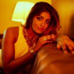 Dimple Hayathi Instagram - Actress @dimplehayathi Publisher, Editor-in-chief, makeup, styling & concept @itsmesangeethakailash @varaabyskmagzine Photography 📸 @sandeep.mv @_Sunburstt_ Designer : @sounaksenbarat @houseofthreestudio Venue @royalorchidbangalore Jewellery @amrapalijewels & @velvetboxby #dimplehayathi #Sunburstt #Sandeepmv #PortraitsbySMV #varaabyskmagzine #Khiladi #atarangire #houseofthreestudio #profoto #sonyalphain #betterwhenyoutether at Hotel Royal Orchid, Bangalore