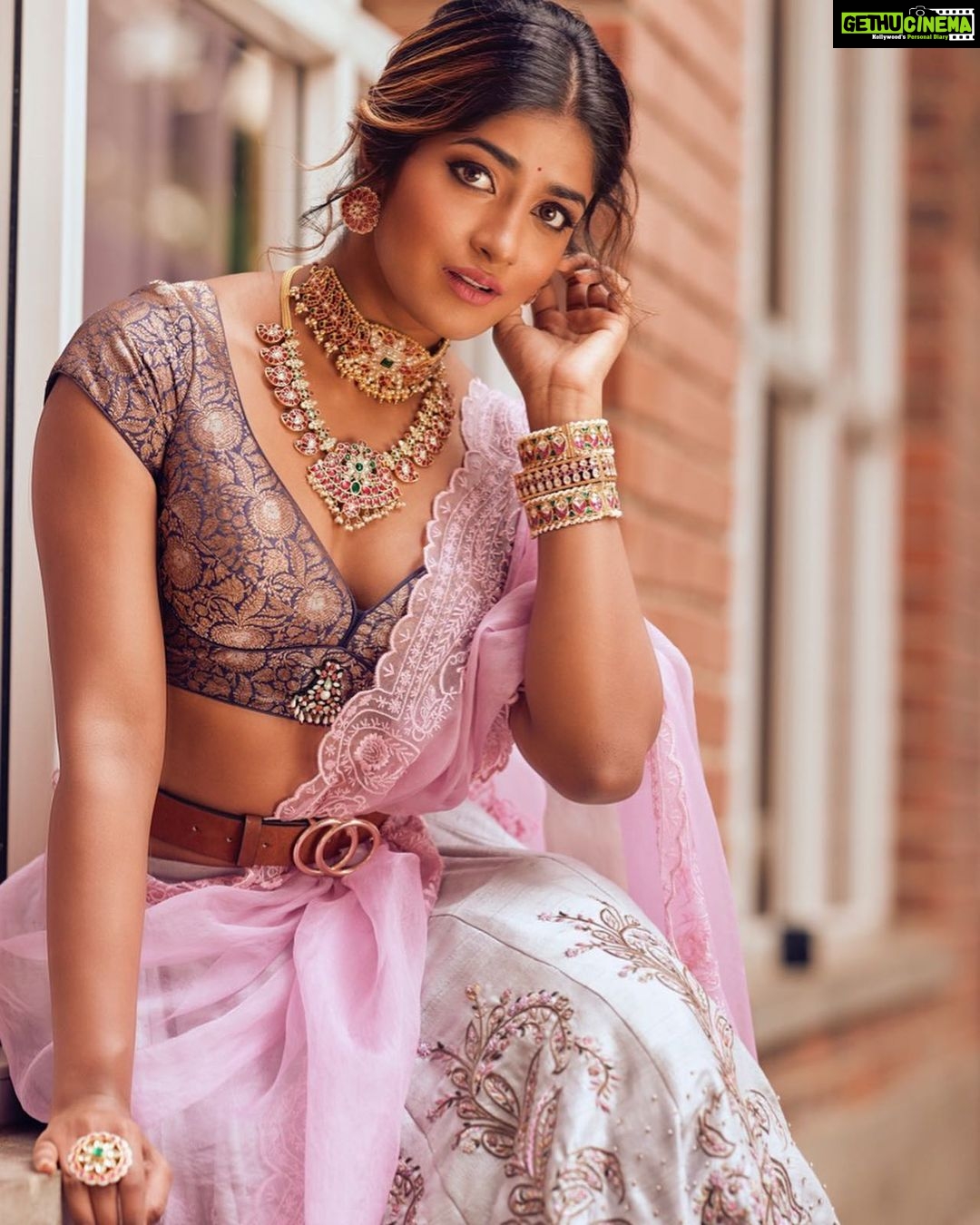 Dimple Hayathi Instagram - Actress @dimplehayathi Publisher, Editor-in-chief, makeup, styling & concept @itsmesangeethakailash @varaabyskmagzine Photography 📸 @sandeep.mv @_Sunburstt_ Label : houseofthreestudio Designer : @sounaksenbarat @houseofthreestudio Venue @royalorchidbangalore Jewellery @amrapalijewels & @velvetboxby #dimplehayathi #Sunburstt #Sandeepmv #PortraitsbySMV #varaabyskmagzine #Khiladi #atarangire #houseofthreestudio #profoto #sonyalphain #betterwhenyoutether Hotel Royal Orchid, Bangalore