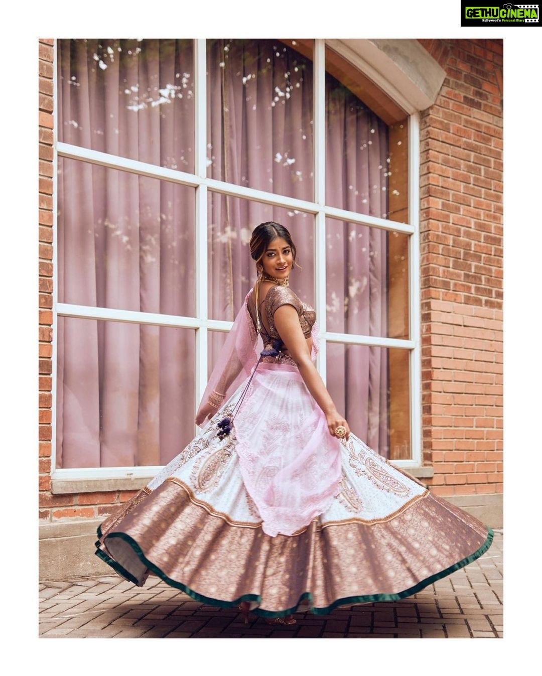 Dimple Hayathi Instagram - Cover page shoot for @varaabyskmagzine On cover charming star @dimplehayathi Publisher, Editor-in-chief, makeup, styling & concept @itsmesangeethakailash Photography @sandeep.mv @_Sunburstt_ Label : houseofthreestudio Designer : @sounaksenbarat @houseofthreestudio Venue @royalorchidbangalore Jewellery @amrapalijewels & @velvetboxby Video @darnish_ramesh & @frankchise Team: @kiran_chm #dimplehayathi #Sunburstt #Sandeepmv #PortraitsbySMV #varaabyskmagzine #Khiladi #atarangire #houseofthreestudio #profoto #sonyalphain #betterwhenyoutether Hotel Royal Orchid, Bangalore