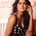 Dimple Hayathi Instagram - Ending this year .. with prosperity,success,failure,strength,love, hate,repeat.! And we wish the best in the coming years... Happy new year ! #dimplehayathi