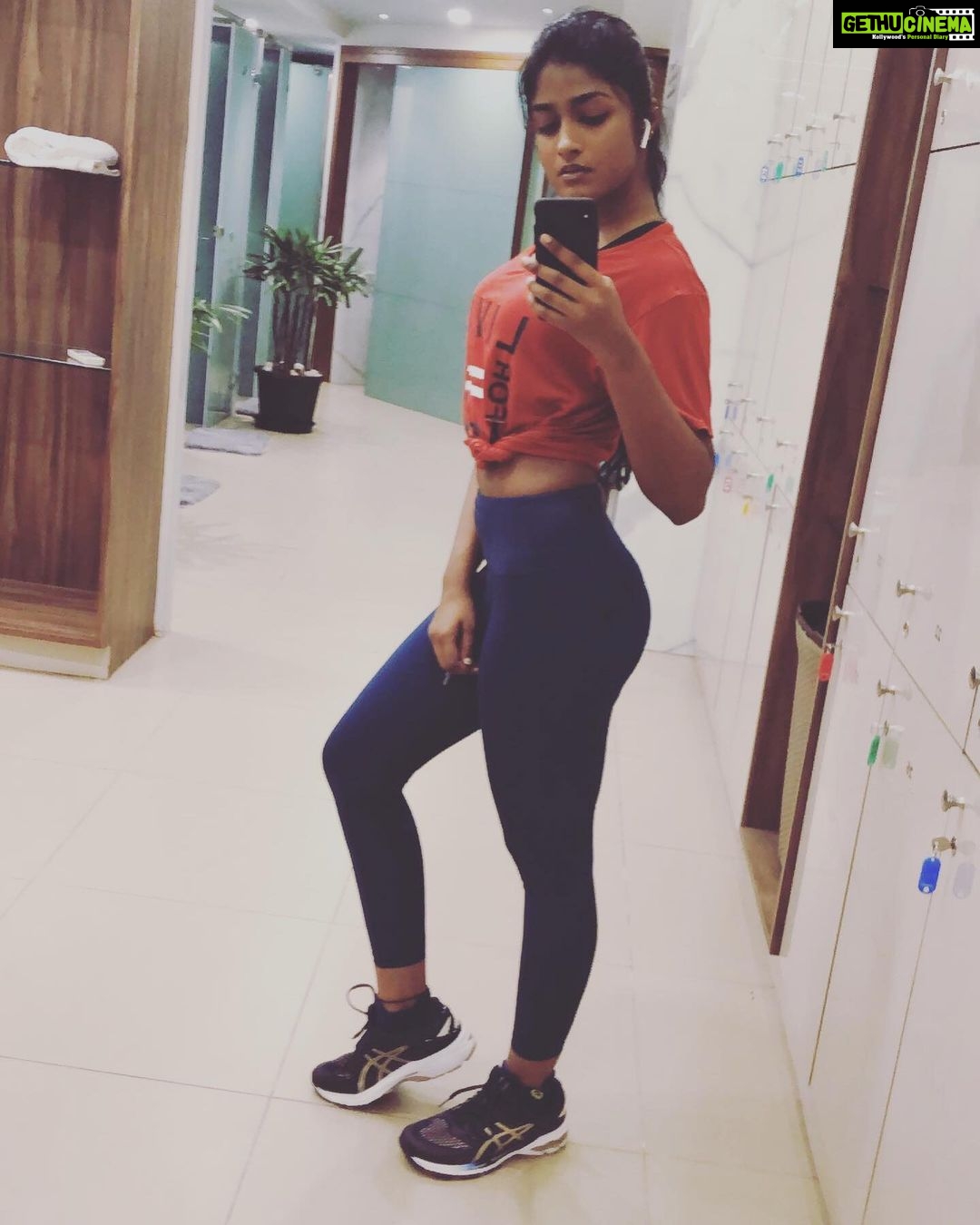 Dimple Hayathi Instagram - 💪💪💪💪 #hustle 🤘 .! #goals #bodygoals #fit #sexy #motivation #transformation #new #world