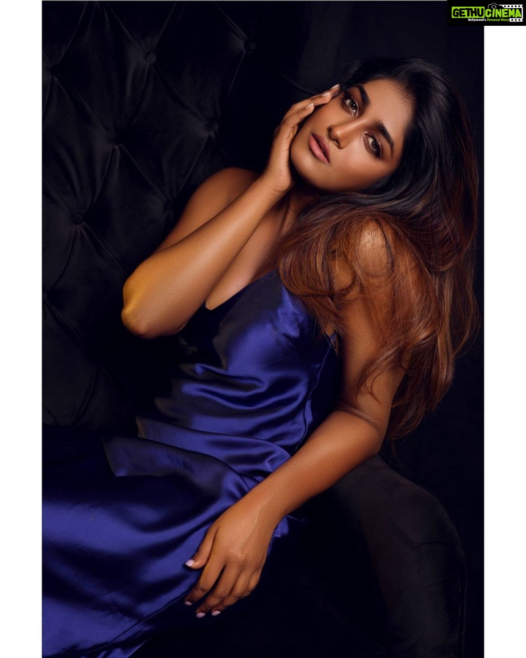 Dimple Hayathi Instagram - Anything is good if it’s made of chocolate. 🍫 #dimplehayathi Shot by - @pranav.foto Mua - @saikrishnabandari