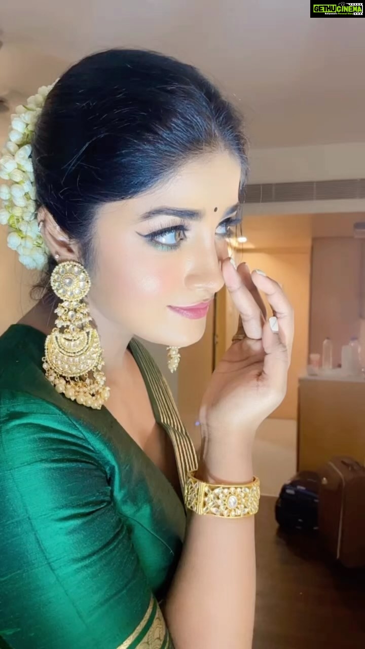 Dimple Hayathi Instagram - #southbeauty @dimplehayathi . . @visioncelebhub @karun9835 Makeup _ @aruusmakeup Hair _ @nagukasu Styling _ @hersheyy05 Asst _ @_vyshnavi_hk . . #southmovie #tollywood #southactress #tollywoodactress #teluguactress #southindian #tamilactress #kollywoodactress #tamil #telugu #kollywood #kollywoodactor #tollywoodmovie #explore #southactor #telugusongs #teluguactor #telugucinema #kollywoodcinema #tollywoodactor #telugumovie #chan #maker #pose #tamilactor Rajahmundry