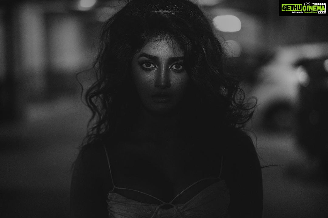 Dimple Hayathi Instagram - If you obey all the rules, you miss all the fun ๐. Look into my eyes I shall teach you how to not obey . ๐ธ : @shaktismaran ๐: @saikrishnabandari ๐ชก๐งต: @thejaswi_kotha #dimplehayathi