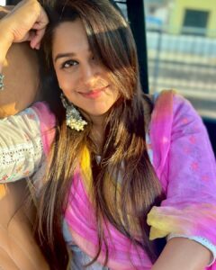 Dipika Kakar Instagram - Jab perfect light & perfect photographer dono saath ho 🥰 
.
.
guess kisne click ki 😜