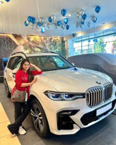 Dipika Kakar Instagram - Taking Our Beast Home!!! 
  Our new BMW X7!!! 

Alhamdulillah 🤲🏻