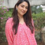 Disha Parmar Instagram - You can call me Daisy 🌸 . . 📸 @iam_rajinamdar