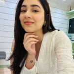 Disha Parmar Instagram - Are you as excited for the Season 3 of #badeachhelagtehain as i am?? 😍♥️ Tonight’s the Night ✨ 8PM only on @sonytvofficial