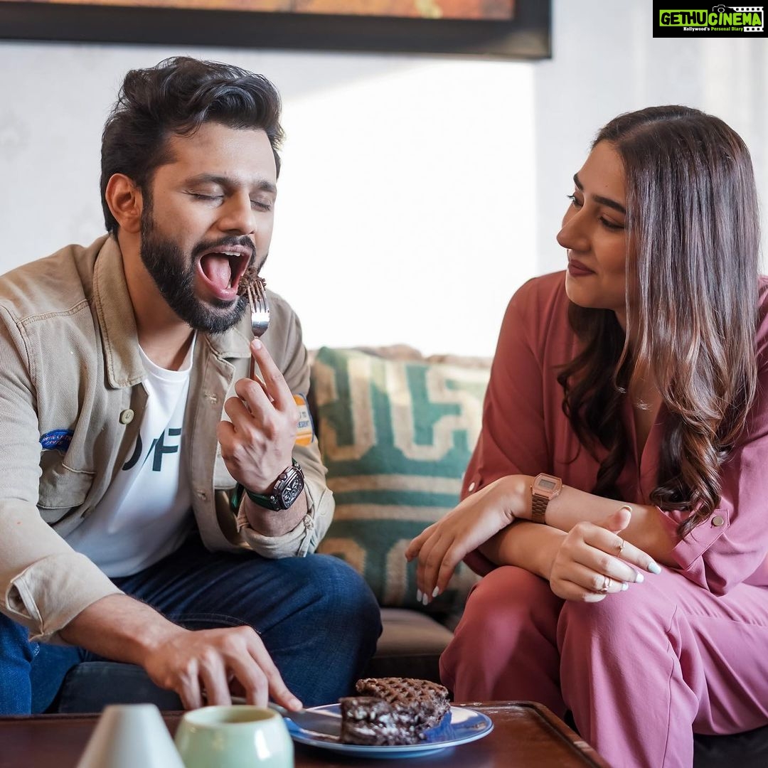 Disha Parmar Instagram - We’re back with another season of your favourite 'At Home With Newlyweds' series with @kohler_india 😍 New episode is launching soon with the newlyweds @rahulvaidyarkv & @dishaparmar.❤️ Excited? Watch this space for more! 👀 Disclaimer: Sponsored Collab . . #AtHomeWithKohler #AtHomeWithNewlyweds #Kohler #KohlerIndia #WedMeGood