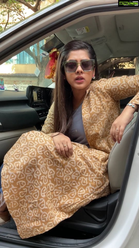 Ditipriya Roy Instagram - রাজেশ্বর দা! এ কী হচ্ছে?! 😱 #Rajneeti directed by @souravcinsta now streaming only on #hoichoi. @roy_ditipriya @koneenica_banerjee @kgunedited @arjunchakrabarty @aniruddhaa_gupta #ShyamalChakraborty
