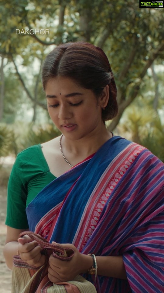Ditipriya Roy Instagram - হইচই-এ আসছে দামোদর আর মঞ্জরী! #Dakghor trailer out now! Series premieres on 24th Feb, only on #hoichoi @roy_ditipriya @suhotra_mukhopadhyay @kanchanthinksreaal @aj_sen @padmanabhadasgupta @storiboat