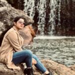 Ditipriya Roy Instagram - Nature is a sublime storyteller in every setting…… 🍃🍁🏔️🌸 . . . . . . . . . . #nature #naturelover #mountain #april #serenity #mood #shades #weather #colour #retro #peace #soulsearching #mondays #mondaymood #photography #pose #instalike #instadaily #insta