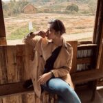 Ditipriya Roy Instagram - Nature is a sublime storyteller in every setting…… 🍃🍁🏔️🌸 . . . . . . . . . . #nature #naturelover #mountain #april #serenity #mood #shades #weather #colour #retro #peace #soulsearching #mondays #mondaymood #photography #pose #instalike #instadaily #insta