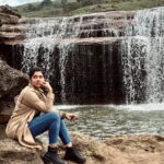 Ditipriya Roy Instagram - Nature is a sublime storyteller in every setting…… 🍃🍁🏔️🌸 . . . . . . . . . . #nature #naturelover #mountain #april #serenity #mood #shades #weather #colour #retro #peace #soulsearching #mondays #mondaymood #photography #pose #instalike #instadaily #insta
