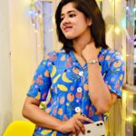 Ditipriya Roy Instagram - You spend most of your life inside your head….. Make it a nice place to be.🍁🍂🌸 . . . . . . . . 📷 by an old friend @biswarup_photography_ 🤗 . . . . #sunday #sundayvibes #blue #cafe #coffee #books #fun #conversation #mood #love #life #thoughts #peace #instamood #instalike #instagram
