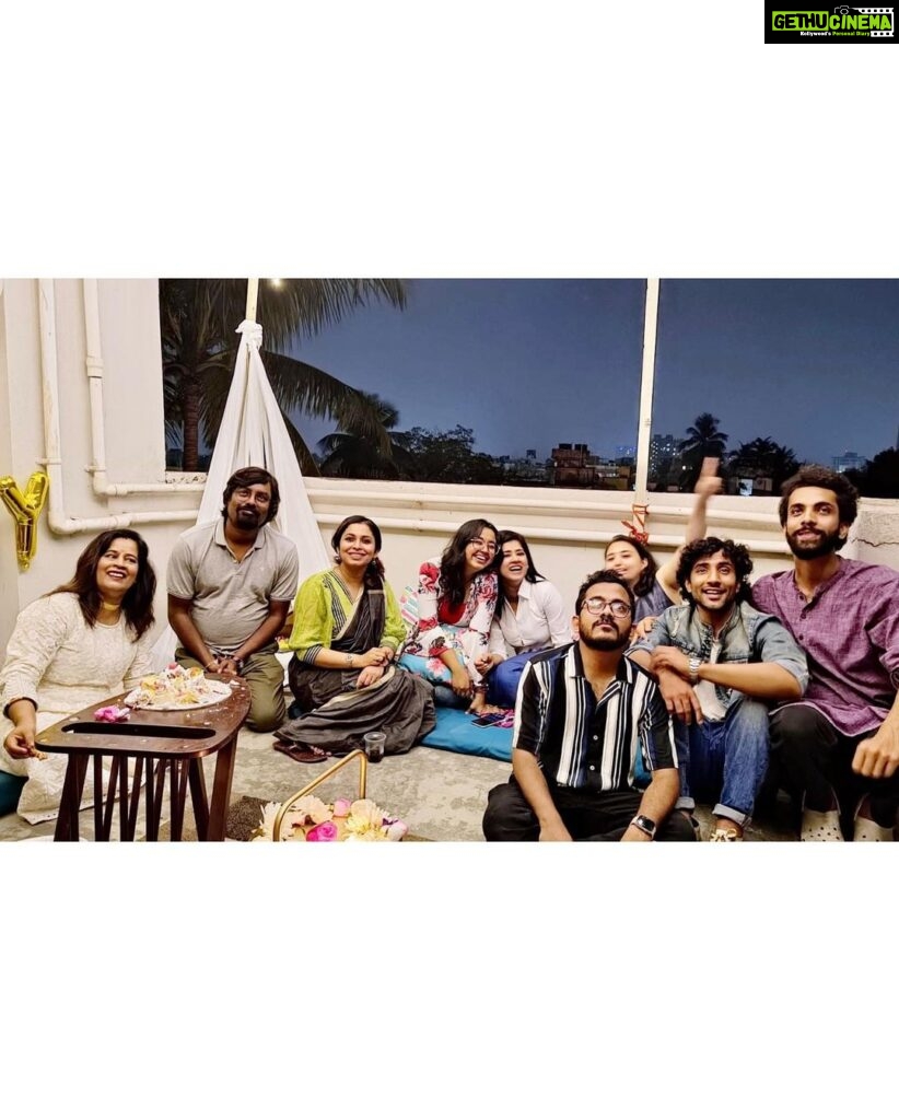 Ditipriya Roy Instagram - ॥ ২৪ শে ২৪ ॥ . .All about last night . Once again Happy anniversary Maa & Baba . Thank you everyone for making their special day more special 🌸♥️ . . . . . . #anniversary #love #celebration #friends #family #rooftop #mood #positivevibes #happysoul #thankful #grateful #hope #lastnight #insta #instadaily #instamood #instagram