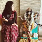 Ditipriya Roy Instagram - ॥শুভ বসন্ত পঞ্চমী॥ 🌸🙏🏻 . . . . . . .#saraswatipuja #basantpanchami #lookbook #saree #tradition #traditionalwear #ethnicwear #jewellery #red #black #moods #love #instagram #instalike #instadaily