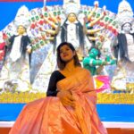 Ditipriya Roy Instagram - ॥ শুভ চতুর্থী ॥ 🙏🏻❤️ . . . . . . . #durgapuja #durgapujo #durgapuja2022 #saree #sareelook #festivelook #festivity #durgaidol #art #celebration #westbengal #bengal #culture #durgamaa MALDA-মালদা