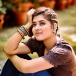Ditipriya Roy Instagram - She floats in a Daydream 💭💭💭💭 . . . . . . 📷 @siladitya_dutta . 💄 @ameeth_dash . 💇🏻‍♀️ @i_am_soma13 . . . . #daydreamer #thinking #fusion #thinkpositive #silverjewelry #brown #blue #boho #thursday #thursdaymotivation #moodygrams #instagram #instalike #instafashion