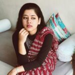 Ditipriya Roy Instagram - ॥শুভ বসন্ত পঞ্চমী॥ 🌸🙏🏻 . . . . . . .#saraswatipuja #basantpanchami #lookbook #saree #tradition #traditionalwear #ethnicwear #jewellery #red #black #moods #love #instagram #instalike #instadaily