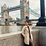 Ditipriya Roy Instagram - Soon when winter ends the fire might come to an end and you will always remember that winter even in the light of summer……♥️🍁 . . . . . . . . . . . . #sunday #sundayvibes #throwback #towerbridge #london #londondiaries #thames #posing #filming #winter #cold #coffee #positivevibes #peaceofmind #instagram #instadaily #instadaily London, United Kingdom