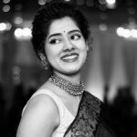 Ditipriya Roy Instagram - ক্ষণিক আলোকে আঁখির পলকে তোমায় যবে পাই দেখিতে……..🖤 . . . . . . 📷 @rb_photography999 . Hair @i_am_soma13 . . .#friday #flashback #messybun #monochrome #saree #love #life #insearchofpeace #peace #silverjewelry #mood #ethnic #traditional #lookbook #instadaily #instafashion #instamood