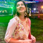 Ditipriya Roy Instagram - Wishing you all a very Happy & prosperous Diwali……🪔✨💫♥️ . . . . . . . . . . . #diwali #nosound #ethnicwear #bengali #celebration #love #light #sparkle #shine #candles #lighting #lookbook #diwaliscenes #shorthair #instafashion #instalike #instadaily