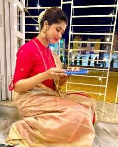 Ditipriya Roy Instagram - Celebration of Light ! 💫✨⚡️♥️ . . . . . . . .#celebration #lights #nosounddiwali #lookbook #mood #home #decoration #sparkle #shine #innerlight #innerpeace #smile #love #instamood #instadaily #instalike