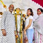 Ditipriya Roy Instagram - ॥ আবার তাড়াতাড়ি এসো মা ॥ অপেক্ষায় থাকবো সবাই 🙏🏻♥️ . . . . . . . . #durgapuja #shidurkhela #2022 #family #sisters #mood #positivevibes #love #lights #mood #bengali #culture #ethnicity #tradition #instagram #instadaily