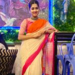 Ditipriya Roy Instagram - ॥ শুভ মহানবমী ॥ 🙏🏻❤️ . . . . . . . 📷 @arjun_sarkar_3189 . . . . . #durgapuja #mahanabami #mood #ethnicwear #saree #indian #bengali #puja2020 #positivevibes #jewellery #love #light #bun #look #instagood #instadaily #instamood