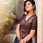 Ditipriya Roy Instagram - She floats in a Daydream 💭💭💭💭 . . . . . . 📷 @siladitya_dutta . 💄 @ameeth_dash . 💇🏻‍♀️ @i_am_soma13 . . . . #daydreamer #thinking #fusion #thinkpositive #silverjewelry #brown #blue #boho #thursday #thursdaymotivation #moodygrams #instagram #instalike #instafashion