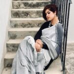 Ditipriya Roy Instagram - আনন্দে বিষাদে মেশা ,সেই নয়নের নেশা তুমি তো জান না তাহা, আমি তাহা জানি। . . . . . . . . . #sunday #nature #morning #thoughts #eyes #ethnicwear #traditional #bengali #lookbook #shorthair #mood #weather #summer #posing #candid #instafashion #instadaily #instalike