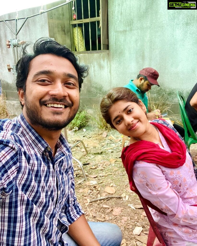 Ditipriya Roy Instagram - Here’s sharing few unseen moments of Bhooter Chele & Monjuri. These pictures were taken last year on this day. It’s been almost three months since Dakghor got released. I’ve been receiving so many phone calls, messages, DMs & immense appreciation since that time… Words won’t be enough to describe my gratitude to all of you for the unimaginable love & support which you’ve showered on us. Team Dakghor loves you a lot. Last but not the least, please keep an eye on Hoichoi’s Page for more updates on Rajneeti, my next series.🙏🏻♥️✉️🌸 . . . . . . . . @hoichoi.tv @hoichoibangladesh @storiboat @aj_sen @bhindeshitaraa @suhotra_mukhopadhyay @meghatithibanerjee @svfmusic @sandip_jaiswal . . . . #gratitude #work #appreciation #blessed #dakghor #dakghoronhoichoi #1year #series #hoichoi #love #positivity #newhope #newbeginnings #rajneeti Burdwan