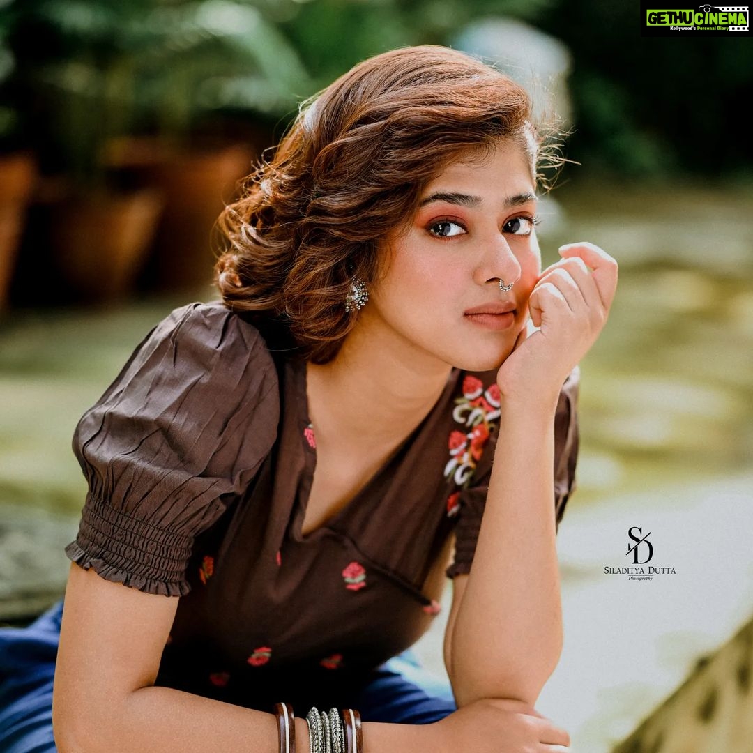 Ditipriya Roy Instagram - Face : @roy_ditipriya ❤️ . . . . . . . . . . . . . . . . . . . . . . . . . . . . . . . #actress #photoshoot #fashionblog #fashionblogger #fashionmagazine #portraitsgames #styleblogger #portraitspg #portraitsmood #photooftheday #fashionblogger_de #portraitphotography #fashiondiaries #fashioneditorial #nikonz6ii #fashionwoman #ootd #ootdfashion #portraits #portraitpage #styleinspiration #portraitmood #fashionaddict #wiwt #moodygrams #incredibleindia #NikonIndiaOfficial #fashionphotographer #instafashion #fashiongram Kolkata