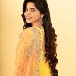 Divya Bharathi Instagram - Your sunshine girl🤍 📸 @shareefnandyala 👗 @sameenasofficial Earrings @rimliboutique