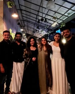 Divya Spandana Instagram - You know sometimes you watch a film and you’re at a loss of words because what you’ve just experienced is beyond expression?- Kantara is one of those. The film is something you have to, HAVE TO, experience. I learnt so much about Bhoota Kola and I truly believe that in the last 10 mins of the film, Rishab had a divine intervention in his performance. You will 100% agree with me after you watch the film. Rishab @rishabshettyfilms I cannot compliment you enough but I want to thank you for making us all so proud of this film and what you’ve done. Sapthami @sapthami_gowda you have amazing screen presence, and I’m astonished that this is only your second film, you’ve done exceptionally well. Arvind @arvindskash your amazing visuals immersed us into the world of Kantara. @hombalefilms @vkiragandur @karthik_krg how do you all manage to always get it right?! The winning streak continues ♥️ @pragathirishabshetty congratulations on your debut performance 🤗

Kantara releases tomorrow, trust me when I say this- you don’t want to miss this one. Enjoy!

P.s @rajbshetty choreography of the Bhoota Kola sequence is truly admirable 🤩