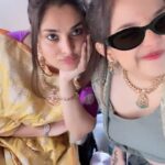 Divya Spandana Instagram - When Millennial meets Gen Z 💛💚 #weddingshenanigans Styling @sanaaakbarkhan Saree @ekayabanaras Draping Bhagya Jewelry @prathibhajewelleryhouse Bringing joy to my heart, my gorgeous niece