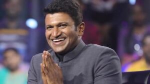 Divya Spandana Instagram - The best tribute we can pay him is to embody what he stood for- kindness. #BeAppu #BeKind 

ಅಪ್ಪು ಜೊತೆಯಲ್ಲಿ ನಾನು ಕಳೆದ ಬಹಳಷ್ಟು ನೆನಪುಗಳು ಅತ್ಯಮೂಲ್ಯ . ನಿಮ್ಮನ್ನು ನಾವು ಎಂದೆಂದಿಗೂ ನೆನೆಯುತ್ತೇವೆ. ಈ ಕಷ್ಟದ ಸಮಯದಲ್ಲಿ ಭಗವಂತ ಅಶ್ವಿನಿ ಮತ್ತು ಕುಟುಂಬಕ್ಕೆ ಧೈರ್ಯ ಮತ್ತು ಶಕ್ತಿಯನ್ನು ನೀಡಲಿ ಎಂದು ಪ್ರಾರ್ಥಿಸುತ್ತೇನೆ. ನಮ್ಮನ್ನು ಅಗಲಿರುವ ಇಂತ ಉನ್ನತ ವ್ಯಕ್ತಿಗೆ ಸಂತಾಪ ಸಲ್ಲಿಸುವ ಸಂದರ್ಭದಲ್ಲಿ ನಾನು ಅವರ ಅಭಿಮಾನಿಗಳ ಜೊತೆ ಇರುವೆನು.

ಅಪ್ಪು ಅವರ ಬಗ್ಗೆ ಹಲವರು ಬರೆದ ಎಲ್ಲಾ ಭಾವನಾತ್ಮಕ ಸಂದೇಶಗಳನ್ನು ಓದುತ್ತಿದ್ದೇನೆ ಮತ್ತು ಅವೆಲ್ಲವೂ ಅಕ್ಷರಸಹ ನಿಜ. ಕೆಲವಂತು ನನ್ನ ಕಣ್ಣಲ್ಲಿ ನೀರು ತಂದಿತು. ಅದುವೇ ಪುನೀತ್. ಹೌದು, ಅವರೇ ಅಪ್ಪು... 
ಇವುಗಳನ್ನು ಓದಿದಾಗ ನನ್ನಲ್ಲಿ ಮೂಡಿದ ಕೆಲವು ಆಲೋಚನೆಗಳು ಇವು‌.

ಒಬ್ಬ ವ್ಯಕ್ತಿಯನ್ನು ಜೀವಂತವಾಗಿಡಲು ಉತ್ತಮ ಮಾರ್ಗ ಯಾವುದು? ನೆನಪುಗಳಲ್ಲಿ ಅಲ್ಲ, ಏಕೆಂದರೆ ಅದು ಮಾಸಿ ಹೋಗುತ್ತವೆ, ಆದರೆ ಅವರನ್ನು ಜೀವಂತವಾಗಿಡಲು ಒಂದು ಮಾರ್ಗವಿದೆ- ಅವರು ಬದುಕಿದ ರೀತಿಯಲ್ಲಿ ಪ್ರತಿದಿನ ನಾವು ಬದುಕುವುದು. ಅವರಂತೆಯೇ ನಾವು ಪ್ರೀತಿ ಹಾಗೂ ಕರುಣಾಪೂರ್ಣ ಕಾರ್ಯಗಳಲ್ಲಿ ನಮ್ಮನ್ನು ನಾವು ತೊಡಗಿಸಿಕೊಳ್ಳುವುದರ ಮೂಲಕ ಅವರನ್ನು ಜೀವಂತವಾಗಿ ಇಡುವುದು. ದಿನನಿತ್ಯ ನಾವು ಅವರ ವ್ಯಕ್ತಿತ್ವವನ್ನು ಅನುಸರಿಸುವುದರ ಮೂಲಕ ನಾವು ಅವರನ್ನು ನಮ್ಮಲ್ಲಿ ಜೀವಂತವಾಗಿ ಇಡಲು ಸಾಧ್ಯ. ಈ ರೀತಿ ನಾವು ಅವರ ಮೌಲ್ಯಗಳನ್ನು ಮುಂದುವರಿಸಬಹುದು. ನಾವೆಲ್ಲರು ಅಪ್ಪು ರನ್ನು ಪ್ರತಿ ದಿನವೂ ಆರಾಧಿಸೋಣ. #BeAppu #BeKind
